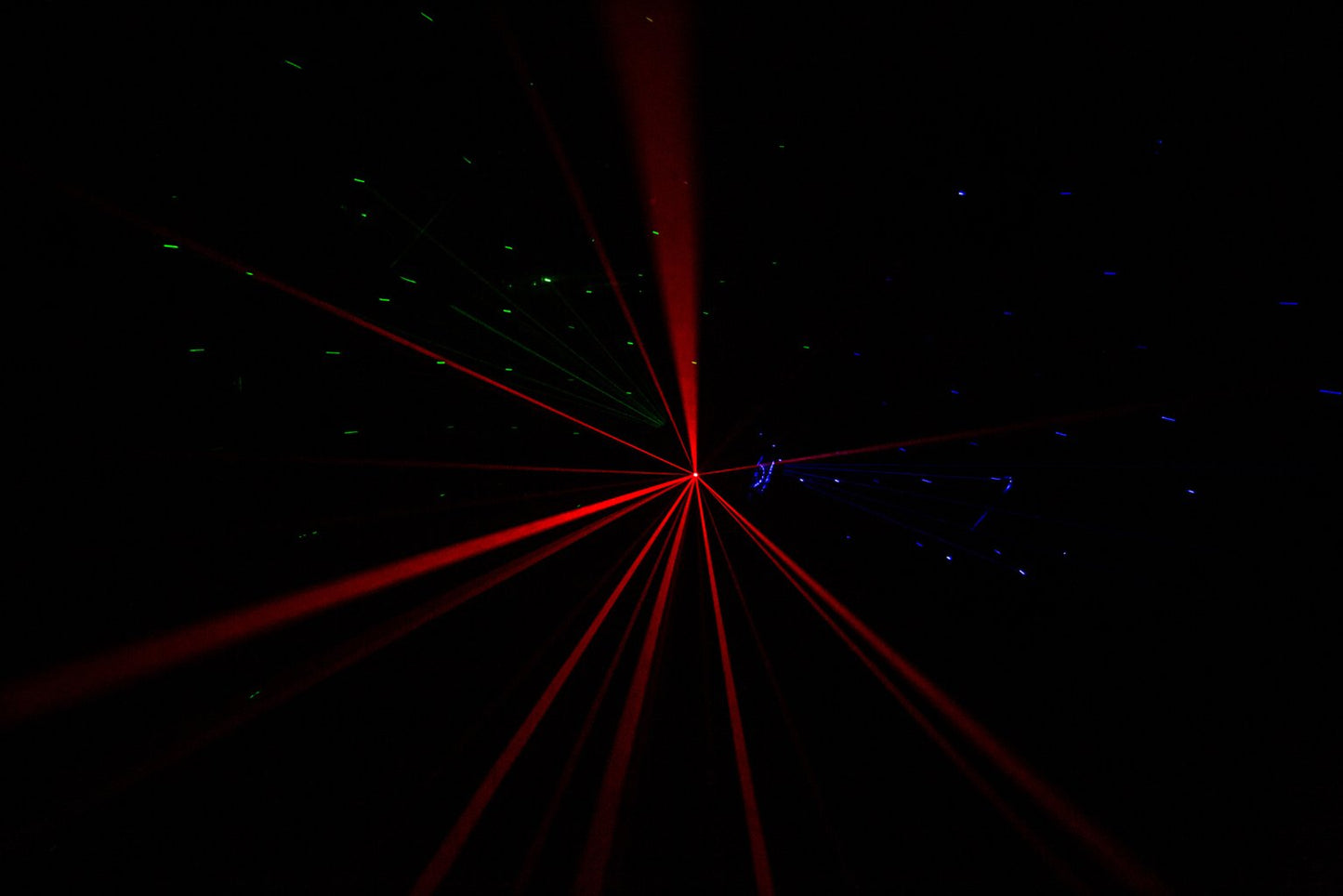 UFO X4 – Moving Effect med Laser, Strobe och RGBW